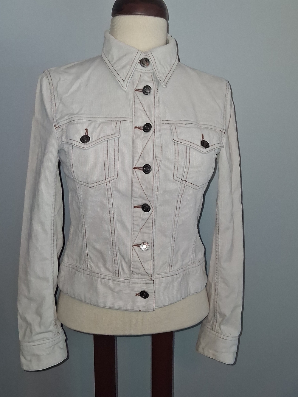 EUC H&M Hennes Textured Cream Jacket with Functional Chest Pockets Size 6 Womens